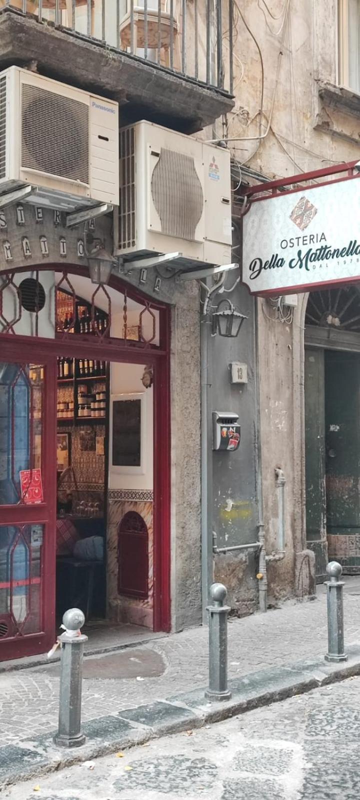 La Chicca Appartamento Intero Nei Quartieri Spagnoli Neapel Exteriör bild